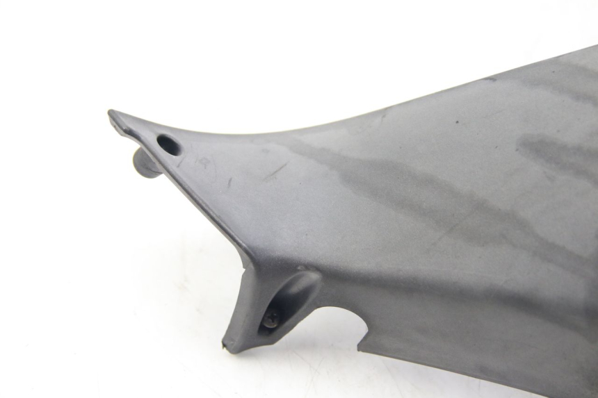 photo de COPRI MANUBRIO POSTERIORE APRILIA ATLANTIC 500 (2002 - 2003) - Altra vista dell'articolo