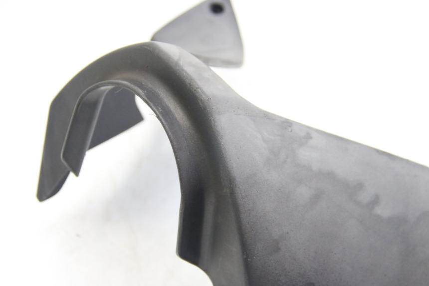 photo de COPRI MANUBRIO POSTERIORE APRILIA ATLANTIC 500 (2002 - 2003) - Caratteristiche distintive