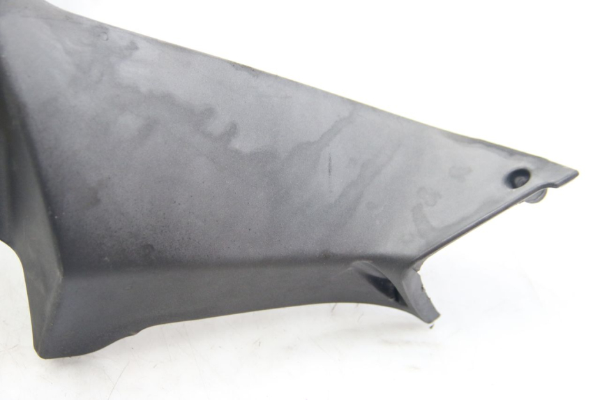 photo de COPRI MANUBRIO POSTERIORE APRILIA ATLANTIC 500 (2002 - 2003) - Zoom sui componenti