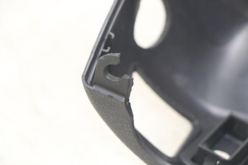 photo de COPRI MANUBRIO POSTERIORE PIAGGIO BEVERLY 125 (2010 - 2015) - Zoom sullo stato d'uso