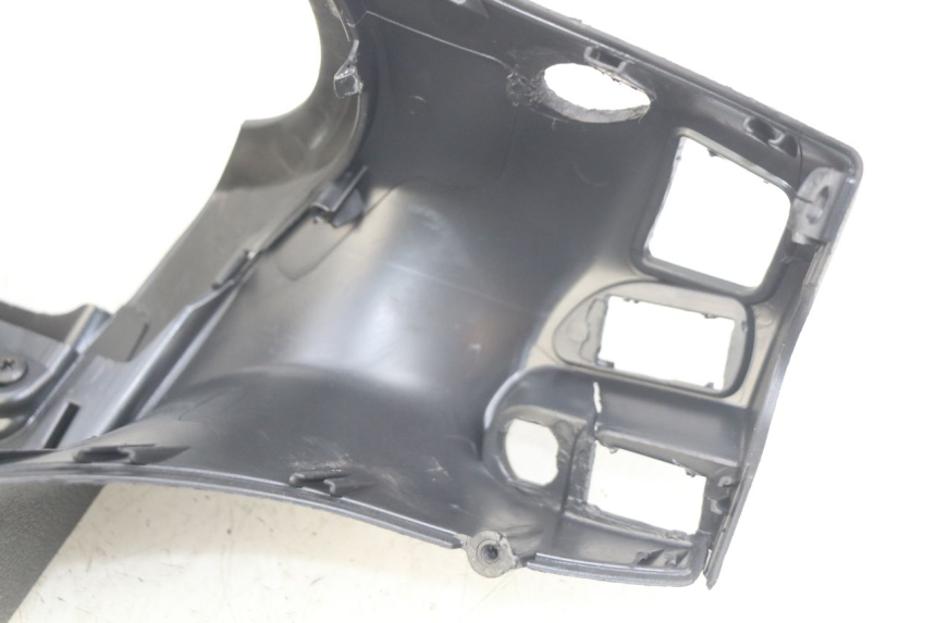 photo de COPRI MANUBRIO POSTERIORE PIAGGIO BEVERLY 125 (2010 - 2015) - Primo piano tecnico