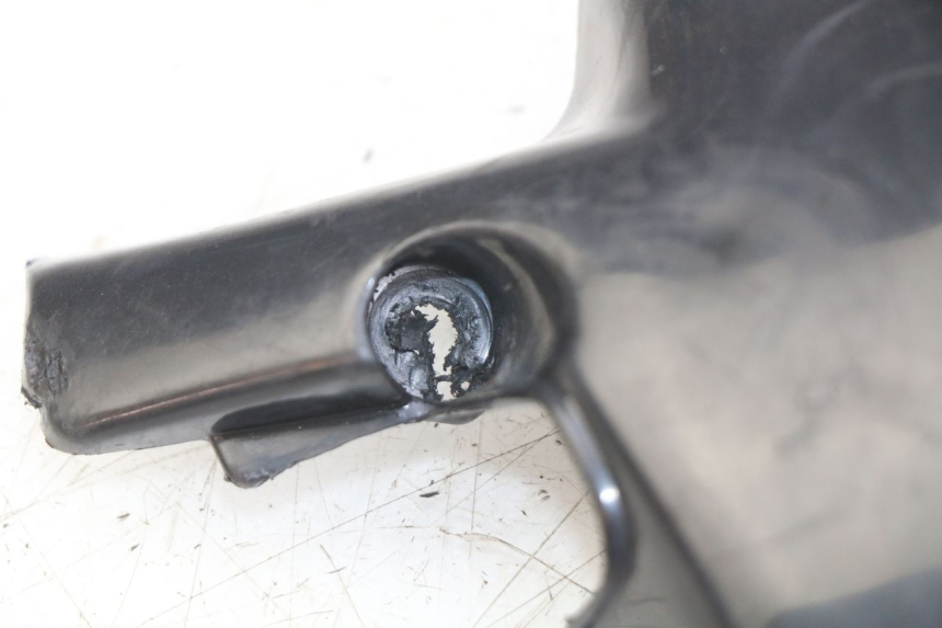 photo de COFANO MANUBRIO POSTERIORE MBK BOOSTER SPIRIT 50 (1999 - 2003) - Altra angolazione