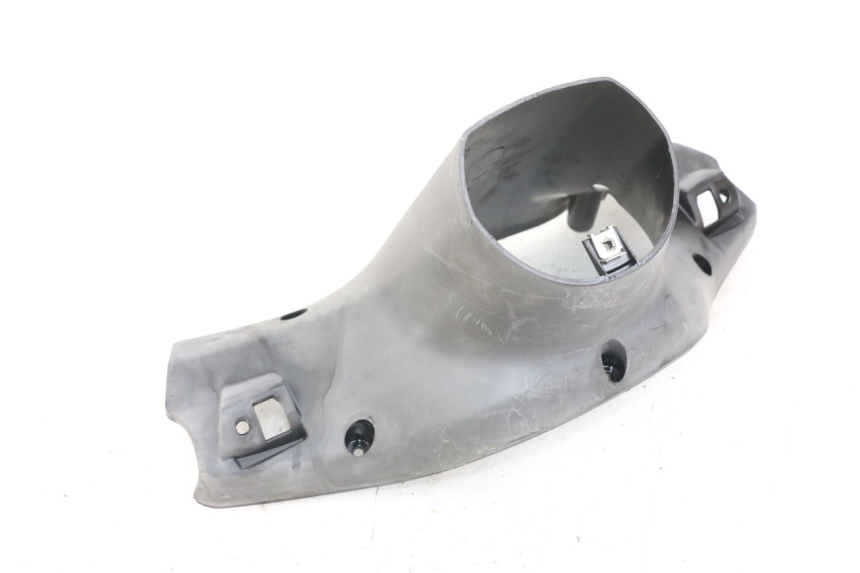 photo de COPRI MANUBRIO POSTERIORE MBK BOOSTER SPIRIT 50 (2004 - 2017) - Primo piano tecnico