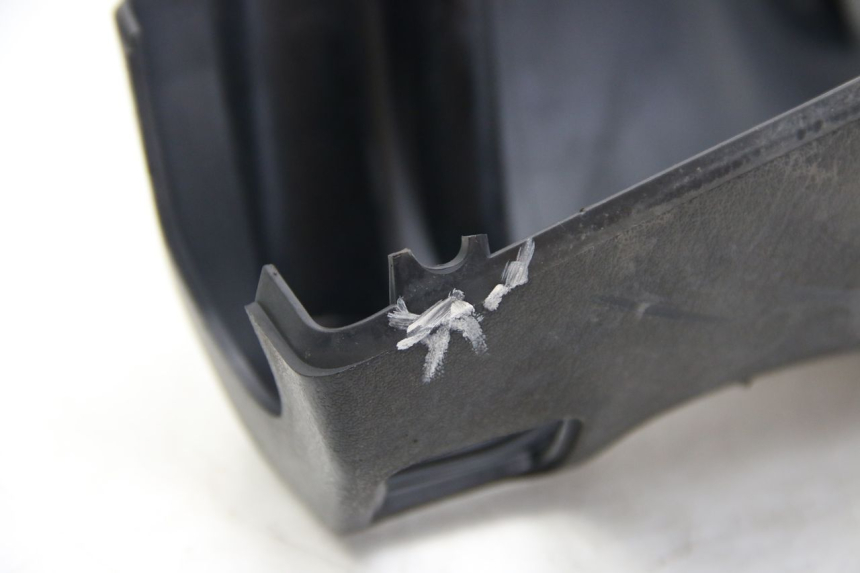 photo de COPRI MANUBRIO POSTERIORE DERBI BOULEVARD 50 (2009 - 2006) - Primo piano tecnico