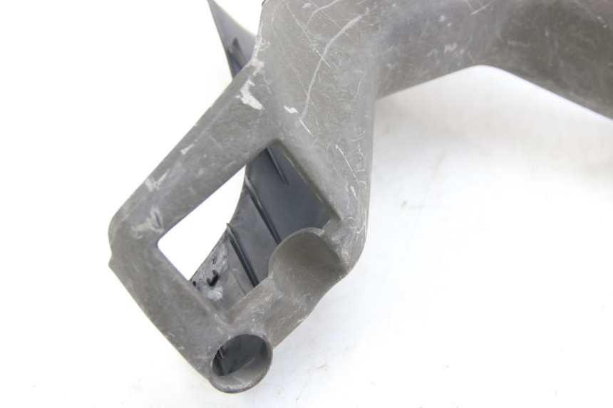 photo de COPRI MANUBRIO POSTERIORE SUZUKI BURGMAN 125 (2007 - 2014) - Zoom sui componenti