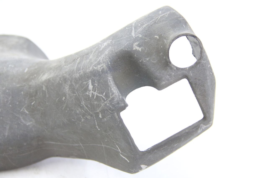 photo de COPRI MANUBRIO POSTERIORE SUZUKI BURGMAN 125 (2007 - 2014) - Primo piano tecnico