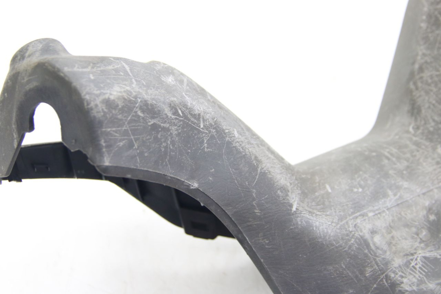 photo de COPRI MANUBRIO POSTERIORE SUZUKI BURGMAN 125 (2007 - 2014) - Marcature e riferimenti originali