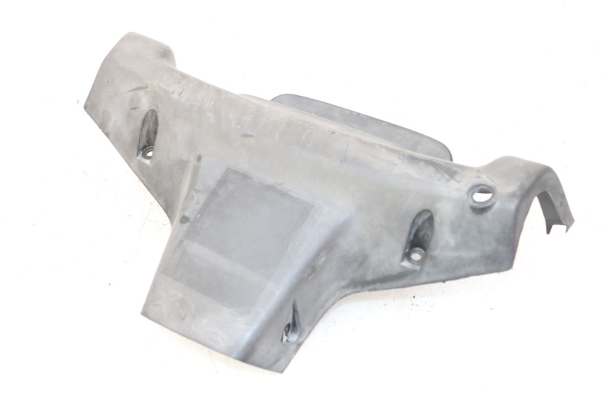 photo de COPRIMANUBRIO POSTERIORE YAMAHA BW'S 100 (1999 - 2002) - Zoom sullo stato d'uso