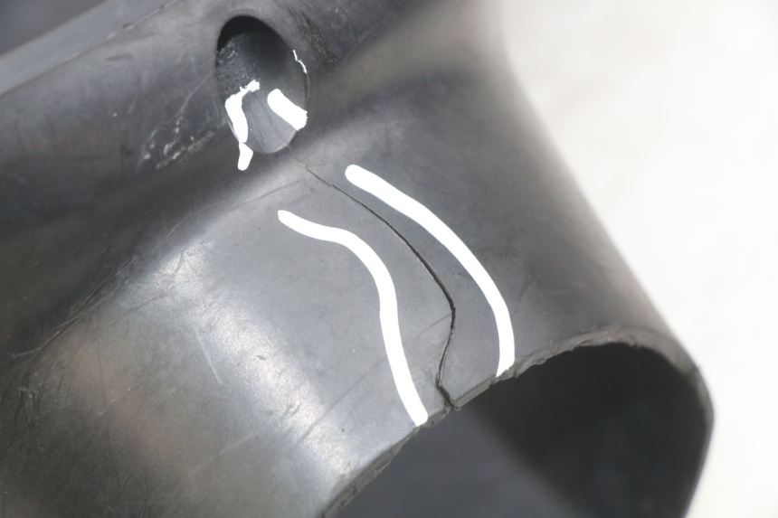 photo de COFANO MANUBRIO POSTERIORE YAMAHA BW'S EASY 50 (2013 - 2016) - Dettagli dei punti di fissaggio