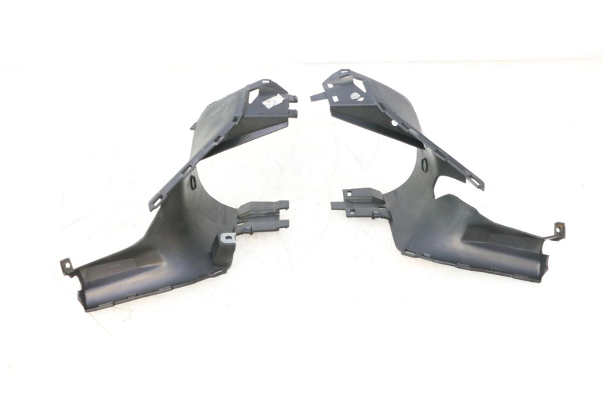 photo de COPERCHIO MANUBRIO POSTERIORE BMW C SPORT 650 (2015 - 2021) - Dettaglio del componente