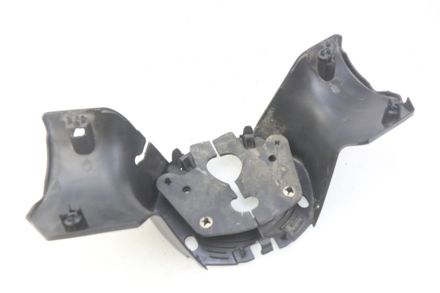 photo de COPRI MANUBRIO POSTERIORE PEUGEOT CITYSTAR 125 (2011 - 2017) - Dettaglio del componente