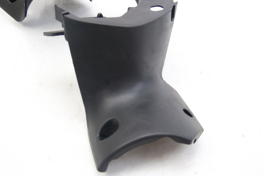 photo de COPRI MANUBRIO POSTERIORE PEUGEOT CITYSTAR 125 (2011 - 2017) - Zoom sullo stato d'uso