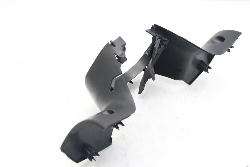 photo de COPRI MANUBRIO POSTERIORE PEUGEOT CITYSTAR 125 (2011 - 2017) - Vista d'insieme del prodotto