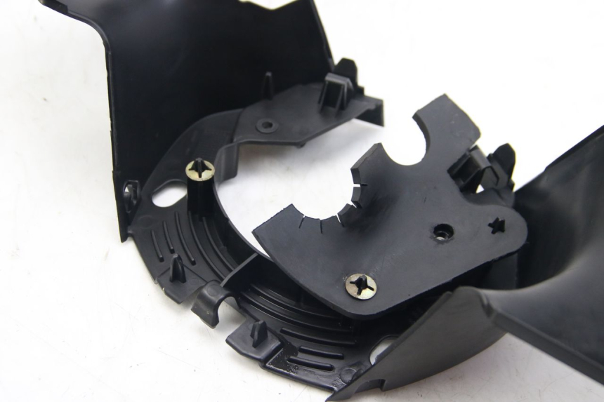 photo de COPRI MANUBRIO POSTERIORE PEUGEOT CITYSTAR 125 (2011 - 2017) - Stato della superficie e materiale