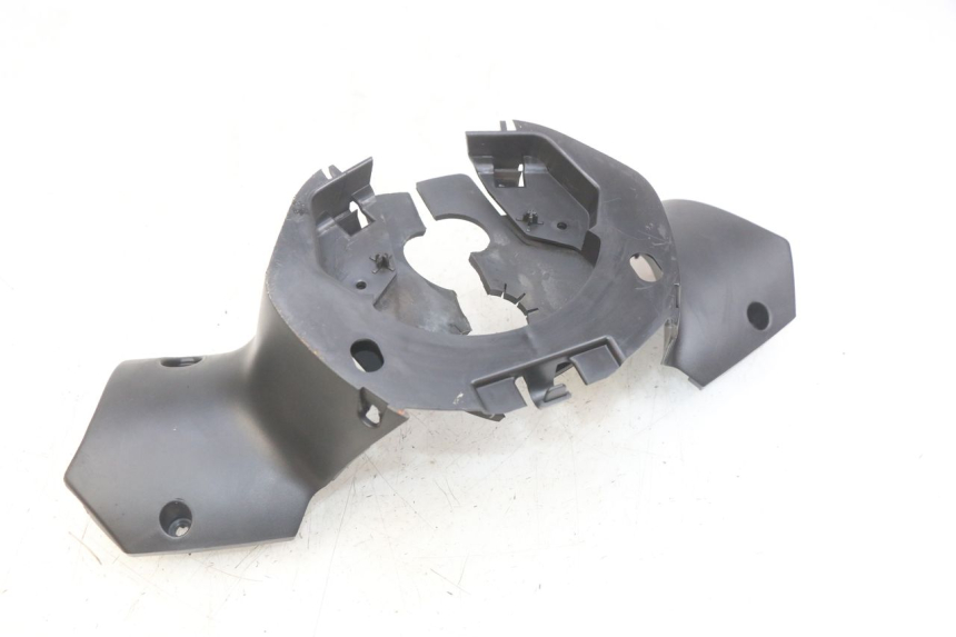 photo de COPRI MANUBRIO POSTERIORE PEUGEOT CITYSTAR 125 (2011 - 2017) - Dettaglio del componente