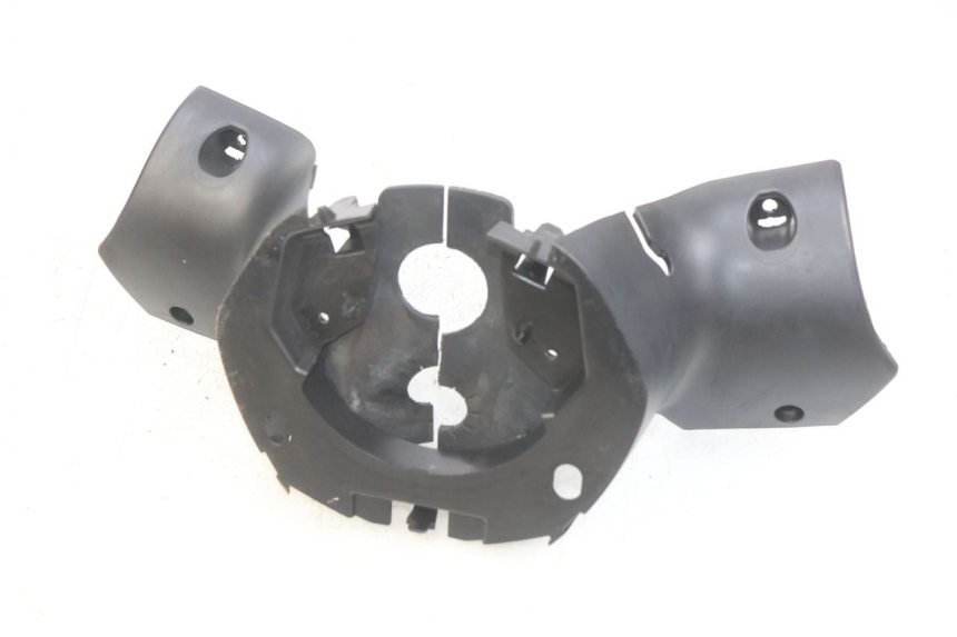 photo de COPRI MANUBRIO POSTERIORE PEUGEOT CITYSTAR 125 (2011 - 2017) - Altra angolazione