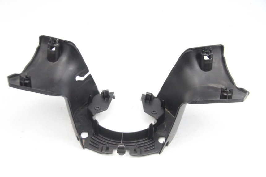 photo de COPRI MANUBRIO POSTERIORE PEUGEOT CITYSTAR 50 (2013 - 2017) - Dettaglio del componente