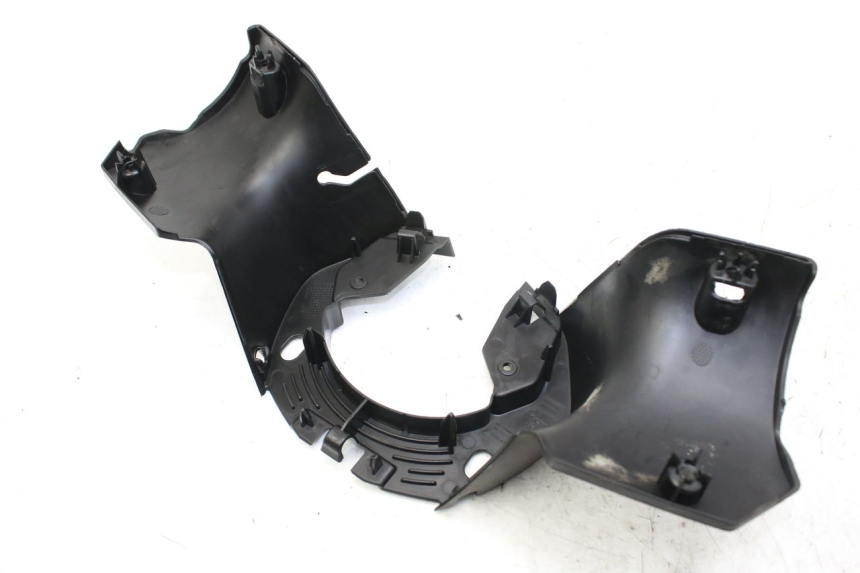 photo de COPRI MANUBRIO POSTERIORE PEUGEOT CITYSTAR 50 (2013 - 2017) - Primo piano tecnico