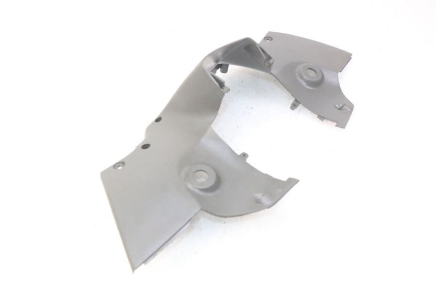 photo de COPRI MANUBRIO POSTERIORE SUZUKI CP 80 (1985 - 1996) - Dettaglio del componente