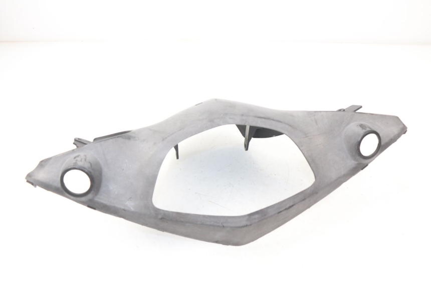 photo de COPRI MANUBRIO POSTERIORE YAMAHA CYGNUS X 125 (2004 - 2007) - Altra angolazione