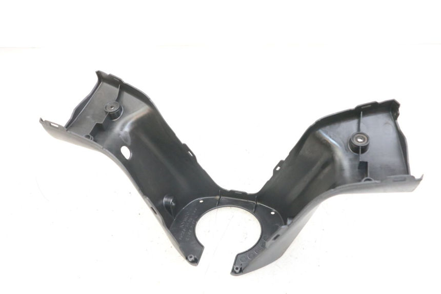 photo de COPRI MANUBRIO POSTERIORE KYMCO DINK 4T 50 (2007 - 2018) - Primo piano tecnico