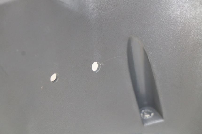 photo de COFANO MANUBRIO POSTERIORE HONDA FES PANTHEON 2T 125 (1998 - 2002) - Primo piano tecnico