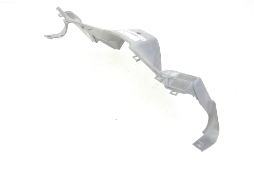 photo de COPRI MANUBRIO POSTERIORE HONDA FES PANTHEON 125 (2003 - 2007) - Dettaglio del componente