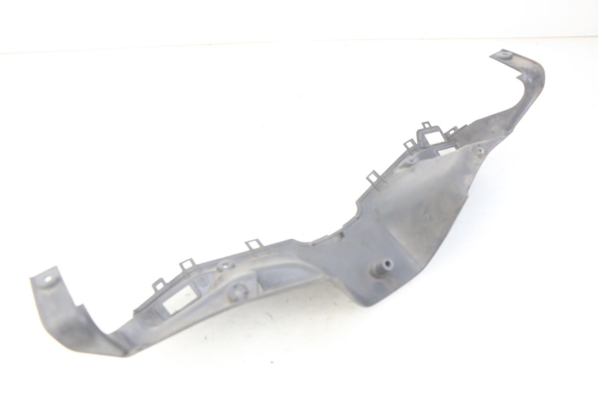 photo de COPRI MANUBRIO POSTERIORE HONDA FES PANTHEON 125 (2003 - 2007) - Altra angolazione