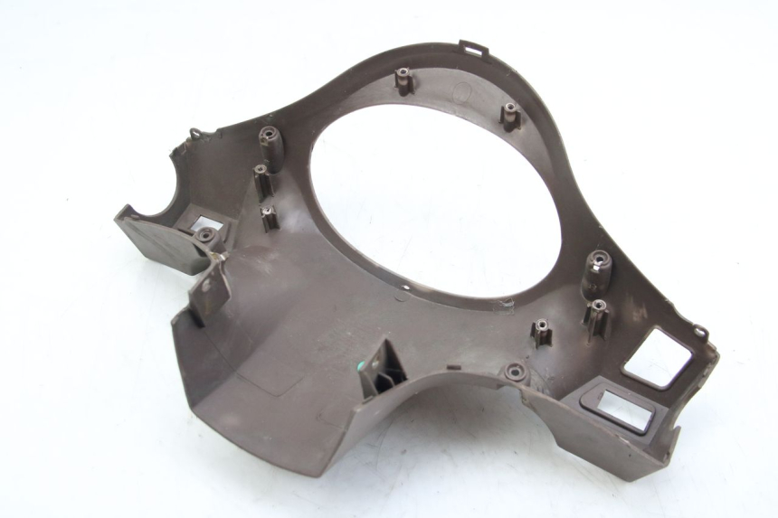 photo de COPRI MANUBRIO POSTERIORE SYM FIDDLE 2 125 (2010 - 2013) - Marcature e riferimenti originali