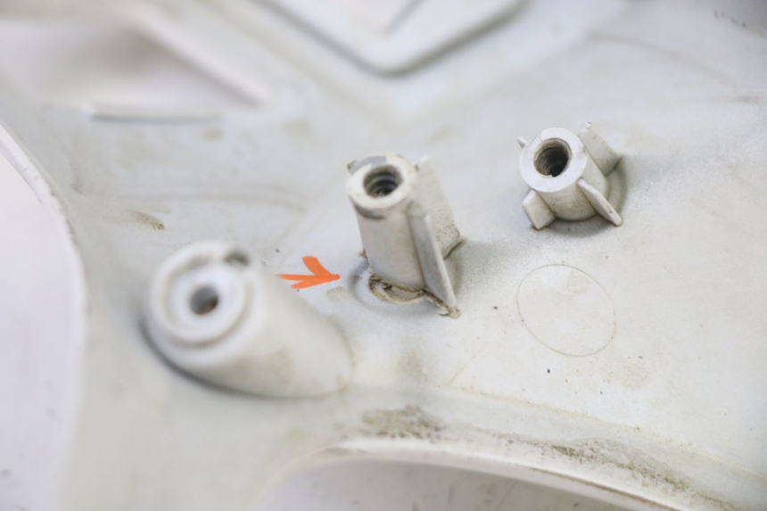 photo de COFANO MANUBRIO POSTERIORE SYM FIDDLE 3 III 125 (2014 - 2020) - Stato della superficie e materiale