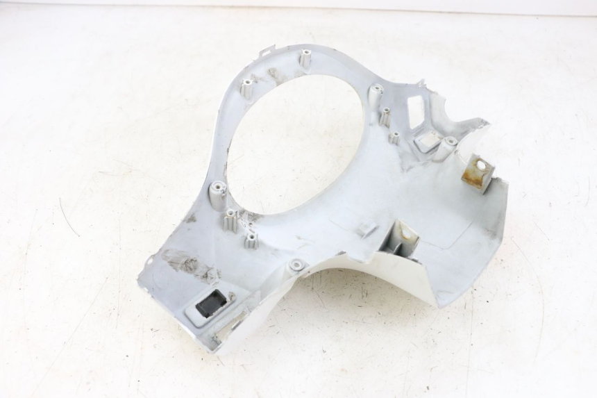 photo de COPRIMANUBRIO POSTERIORE SYM FIDDLE 3 III 50 (2014 - 2020) - Dettaglio del componente