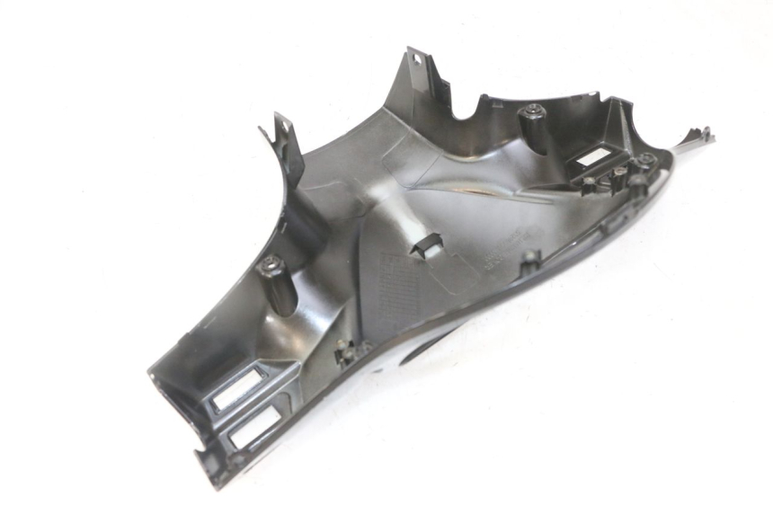 photo de COPRIMANUBRIO POSTERIORE SYM FIDDLE 3 III 50 (2014 - 2020) - Dettaglio del componente