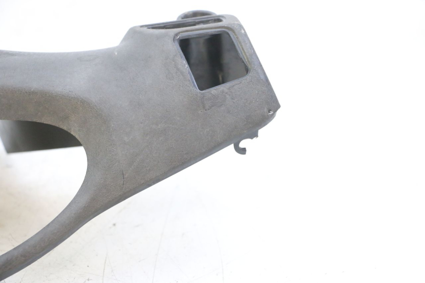 photo de COPRI MANUBRIO POSTERIORE PIAGGIO FLY 2T 50 (2004 - 2017) - Altra angolazione