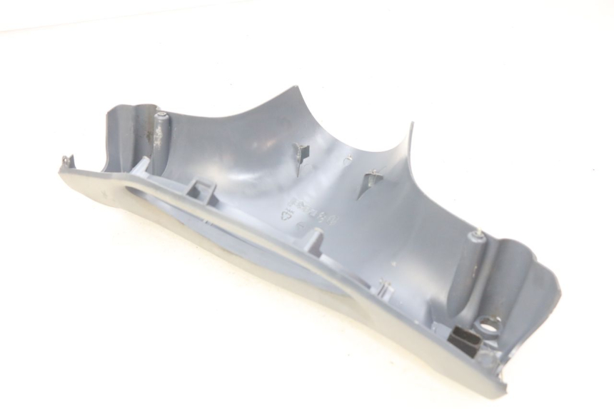 photo de COPRI MANUBRIO POSTERIORE PIAGGIO FLY 100 (2006 - 2010) - Dettaglio del componente