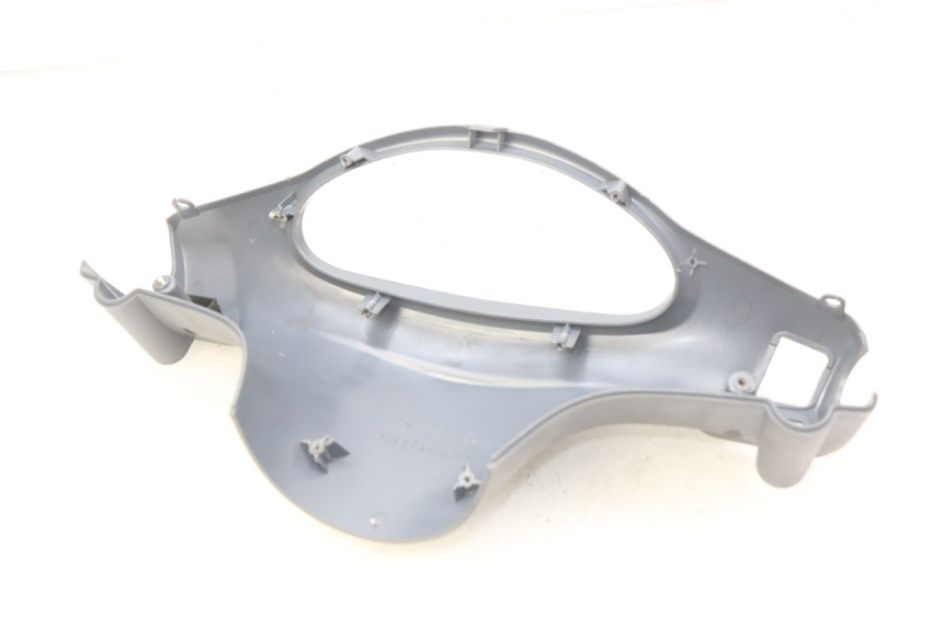 photo de COPRI MANUBRIO POSTERIORE PIAGGIO FLY 100 (2006 - 2010) - Primo piano tecnico