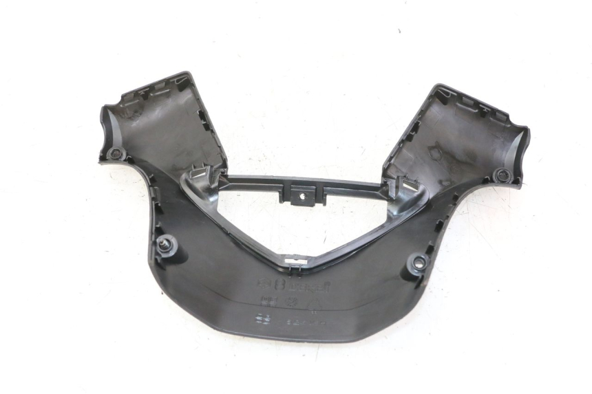 photo de COPRIMANUBRIO POSTERIORE GILERA NEXUS 300 (2008 - 2013) - Zoom sullo stato d'uso