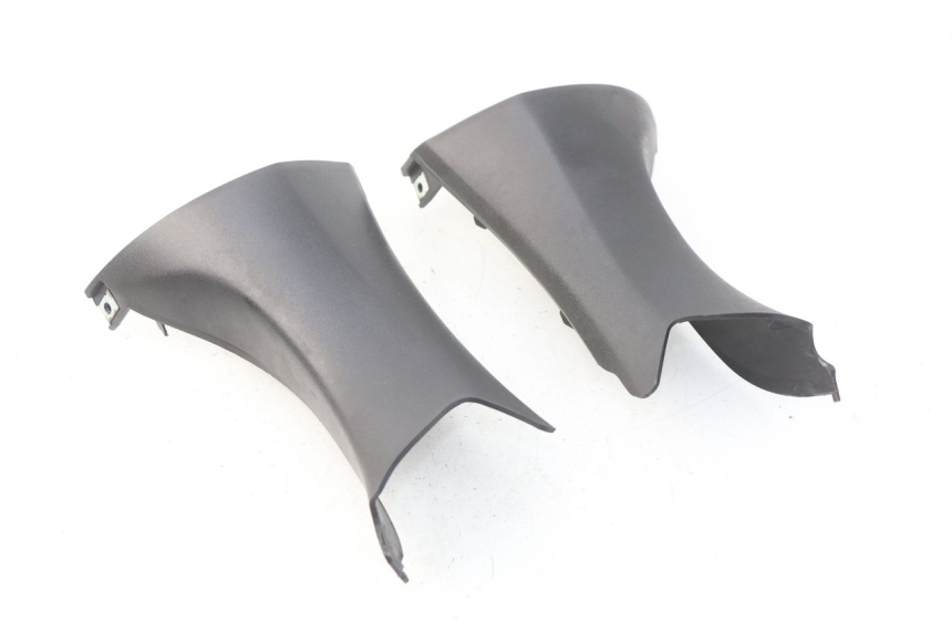 photo de Copri manubrio posteriore SYM GTS EFI ABS 125 (2012 - 2016) - Dettaglio del componente