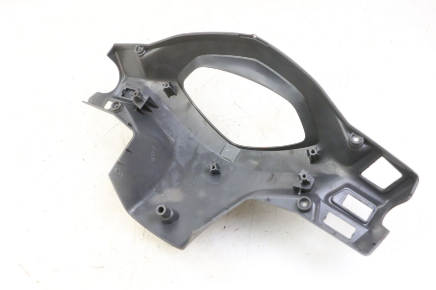 photo de COFANO MANUBRIO POSTERIORE HONDA SCV LEAD 100 (2003 - 2007) - Dettaglio del componente