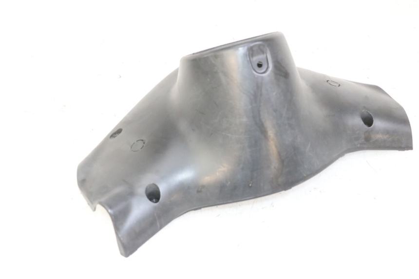 photo de COPRIMANUBRIO POSTERIORE YAMAHA JOG R 50 (2004 - 2014) - Dettaglio del componente