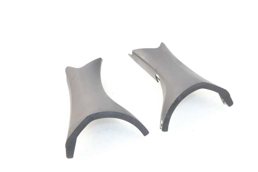 photo de COPERCHIO MANUBRIO POSTERIORE SYM JOYMAX 250 (2013 - 2017) - Primo piano tecnico