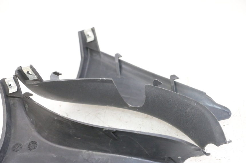 photo de COPRIMANUBRIO POSTERIORE SYM JOYMAX 125 (2010 - 2017) - Altra angolazione