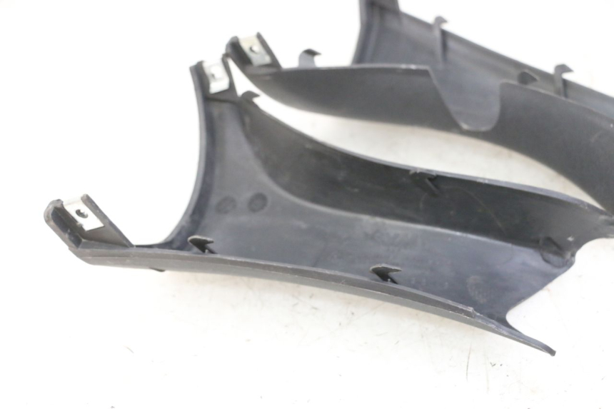 photo de COPRIMANUBRIO POSTERIORE SYM JOYMAX 125 (2010 - 2017) - Primo piano tecnico