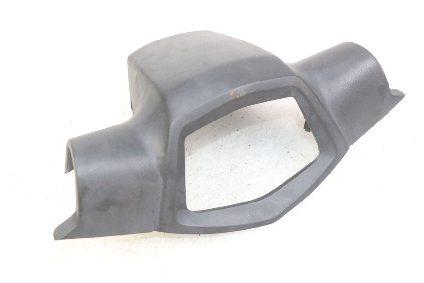 photo de COPRI MANUBRIO POSTERIORE PEUGEOT KISBEE 2T 50 (2010 - 2017) - Zoom sullo stato d'uso