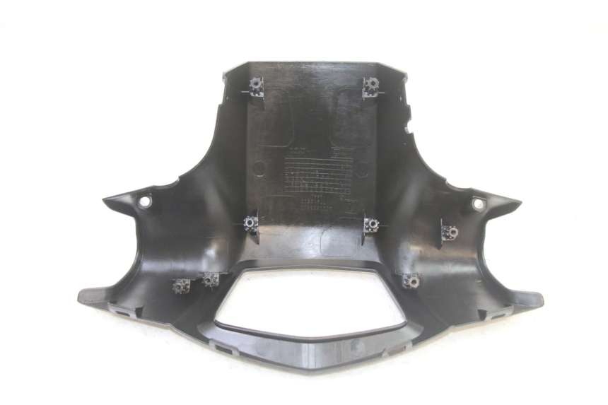 photo de COPRI MANUBRIO POSTERIORE PEUGEOT KISBEE 2T 50 (2010 - 2017) - Primo piano tecnico