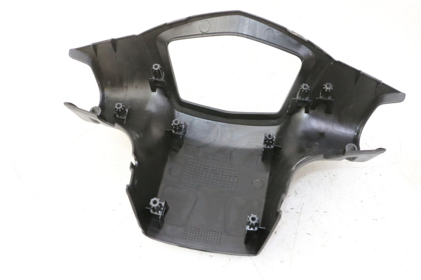 photo de COPRI MANUBRIO POSTERIORE PEUGEOT KISBEE 2T 50 (2010 - 2017) - Zoom sullo stato d'uso