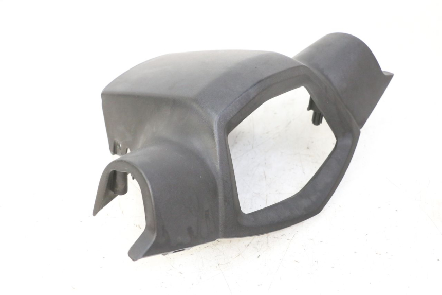 photo de COPRI MANUBRIO POSTERIORE PEUGEOT KISBEE 2T 50 (2010 - 2017) - Primo piano tecnico