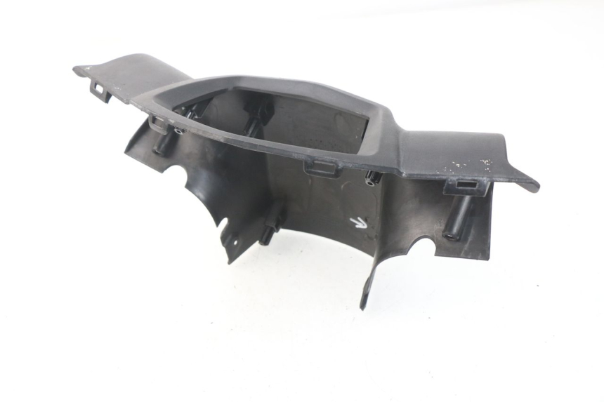 photo de COPRI MANUBRIO POSTERIORE PEUGEOT KISBEE 4T 50 (2018 - 2022) - Dettaglio del componente