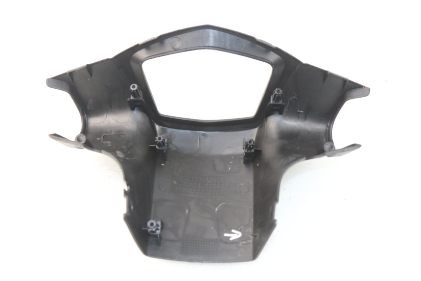 photo de COPRI MANUBRIO POSTERIORE PEUGEOT KISBEE 4T 50 (2018 - 2022) - Dettagli dei punti di fissaggio