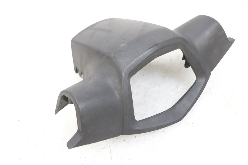 photo de COPRI MANUBRIO POSTERIORE PEUGEOT KISBEE 4T 50 (2010 - 2017) - Dettaglio del componente