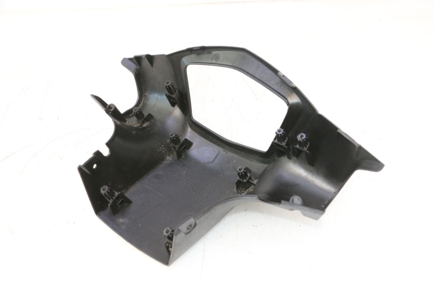 photo de COPRIMANUBRIO POSTERIORE PEUGEOT KISBEE 4T 50 (2023 - 2026) - Stato della superficie e materiale